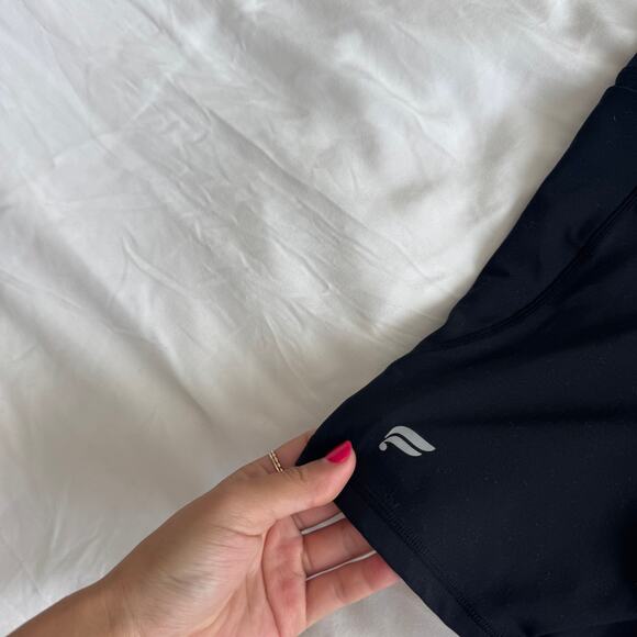 Fabletics PureLuxe Biker Shorts Black Women’s XS With Pockets - Picture 2 of 5